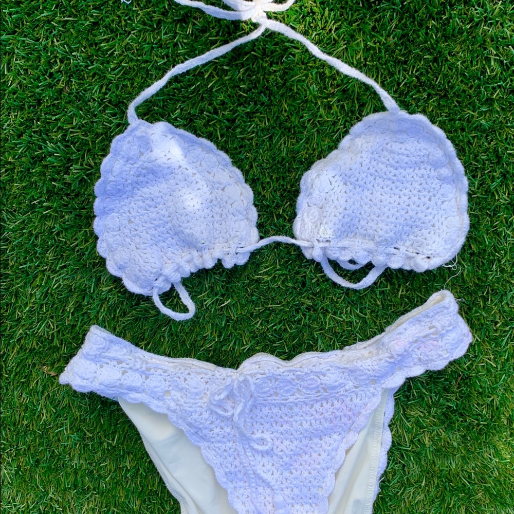 WHITE CROCHET BIKINI